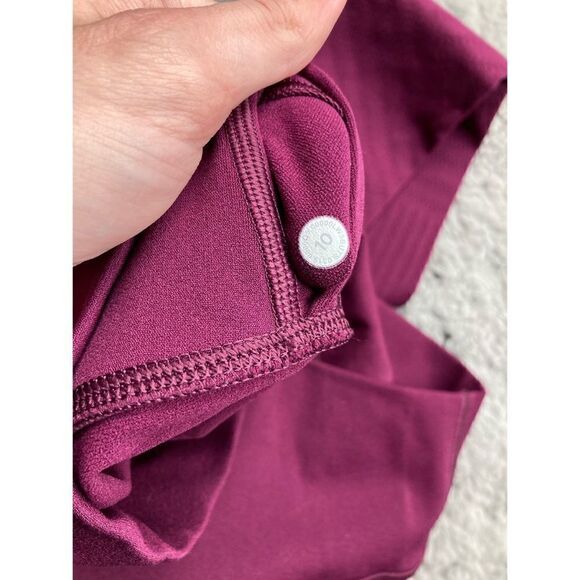 Lululemon reveal tight mesh stripes in the color marvel - Picture 9 of 9